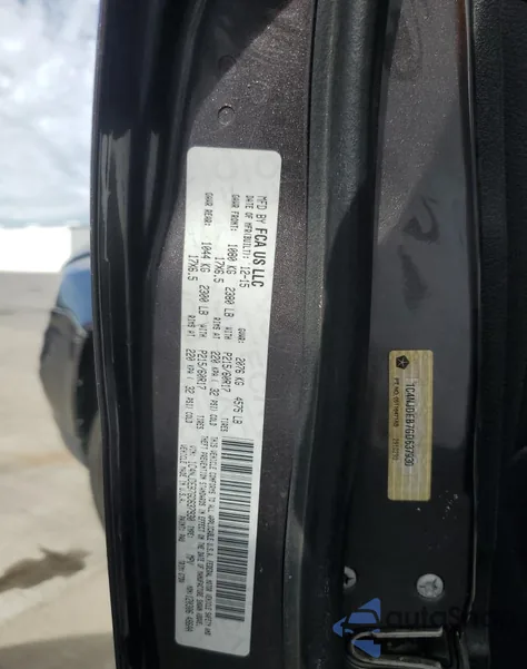 2016 Jeep Compass Latitude z USA, uszkodzony, nr VIN 1C4NJDEB7GD637930